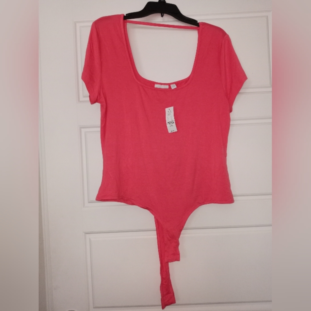 New York and company pink bodysuit size large new with tags